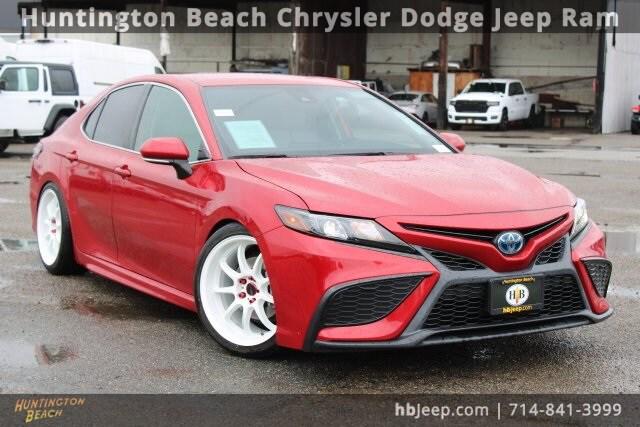 2022 Toyota Camry SE Hybrid