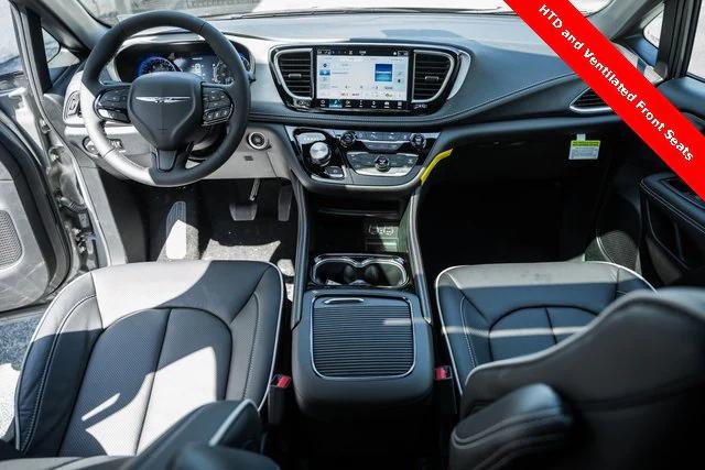 2025 Chrysler Pacifica PACIFICA LIMITED