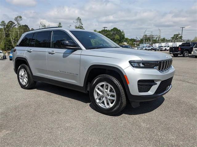 2025 Jeep Grand Cherokee GRAND CHEROKEE LAREDO X 4X2