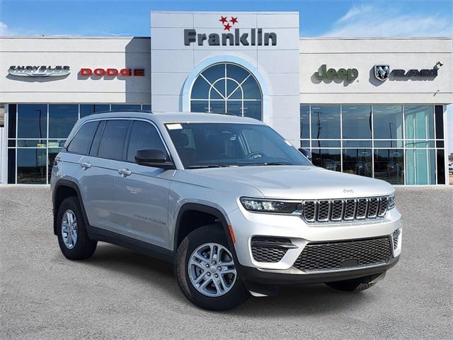 2025 Jeep Grand Cherokee GRAND CHEROKEE LAREDO 4X4