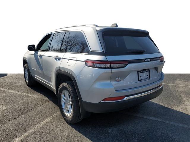 2025 Jeep Grand Cherokee GRAND CHEROKEE LAREDO 4X4