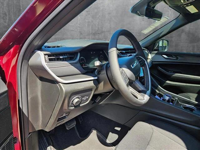 2025 Jeep Grand Cherokee GRAND CHEROKEE LAREDO X 4X2