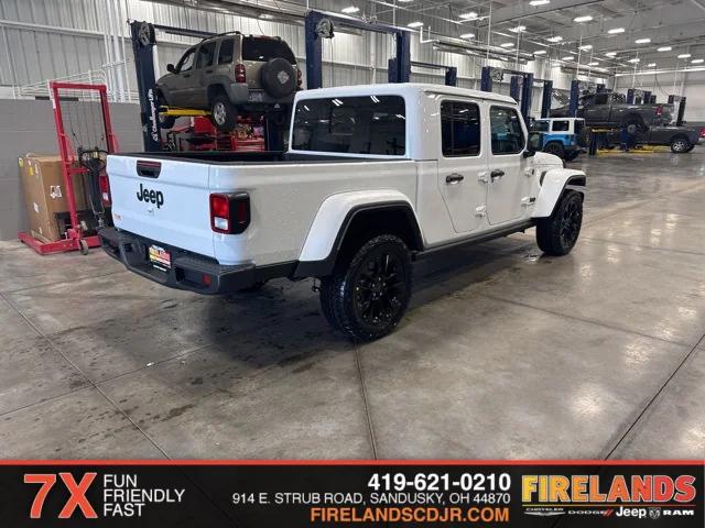 2025 Jeep Gladiator GLADIATOR NIGHTHAWK 4X4