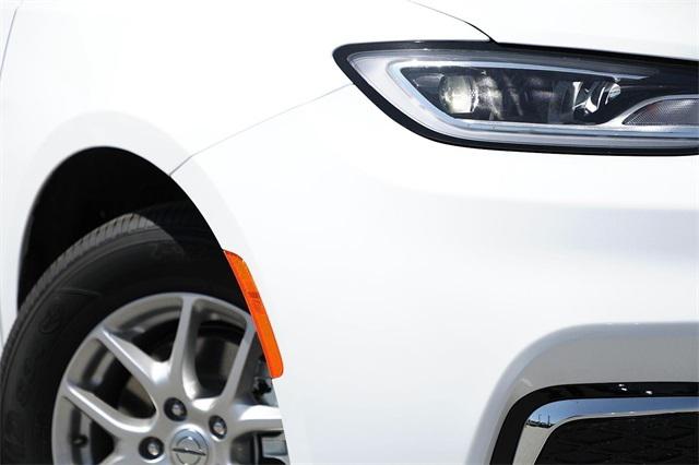 2025 Chrysler Pacifica PACIFICA SELECT