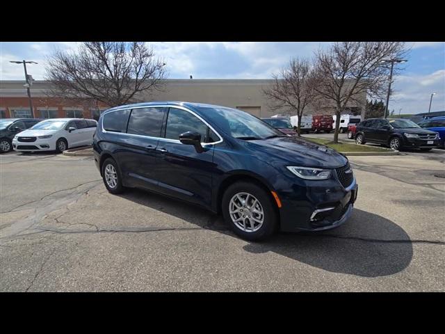 2025 Chrysler Pacifica PACIFICA SELECT