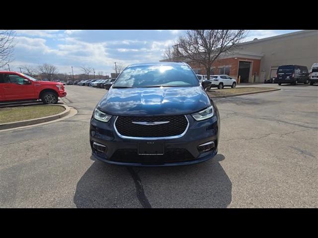 2025 Chrysler Pacifica PACIFICA SELECT