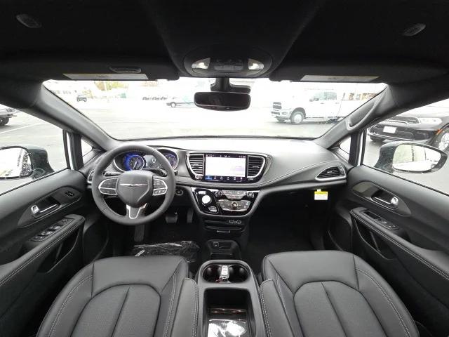 2025 Chrysler Pacifica PACIFICA SELECT