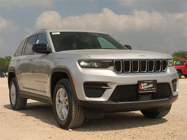 2025 Jeep Grand Cherokee GRAND CHEROKEE LAREDO X 4X2