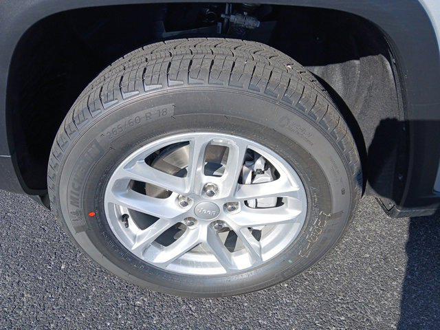 2025 Jeep Grand Cherokee GRAND CHEROKEE LAREDO X 4X4