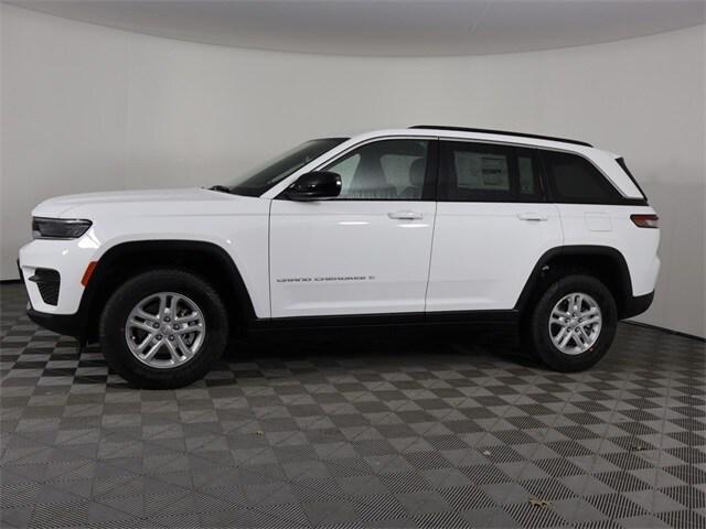 2025 Jeep Grand Cherokee GRAND CHEROKEE LAREDO 4X4