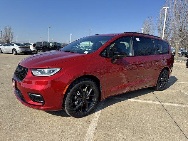 2025 Chrysler Pacifica PACIFICA LIMITED