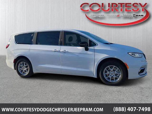 2025 Chrysler Pacifica PACIFICA SELECT