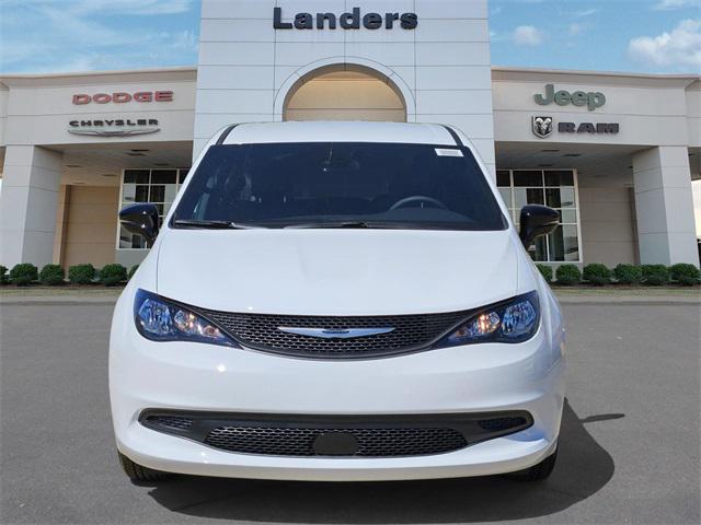 2025 Chrysler Voyager VOYAGER LX