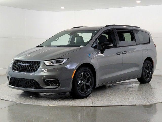 2025 Chrysler Pacifica Hybrid PACIFICA PLUG-IN HYBRID S APPEARANCE