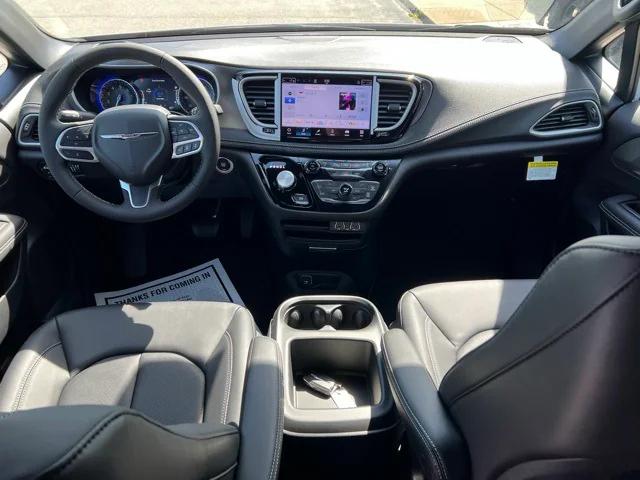 2025 Chrysler Pacifica PACIFICA SELECT AWD