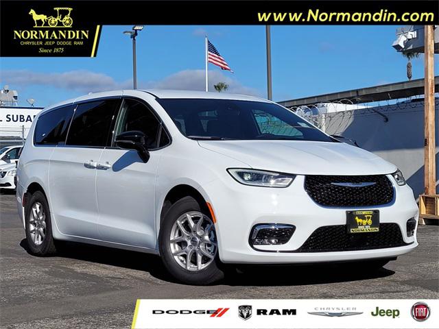 2025 Chrysler Pacifica PACIFICA SELECT