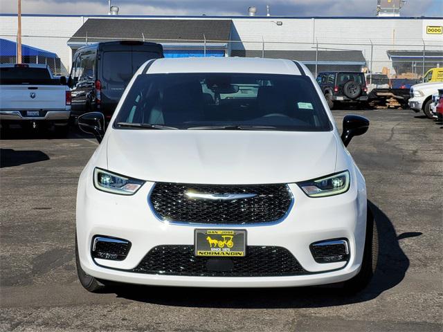 2025 Chrysler Pacifica PACIFICA SELECT
