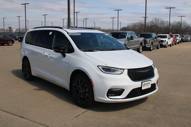 2025 Chrysler Pacifica PACIFICA LIMITED AWD