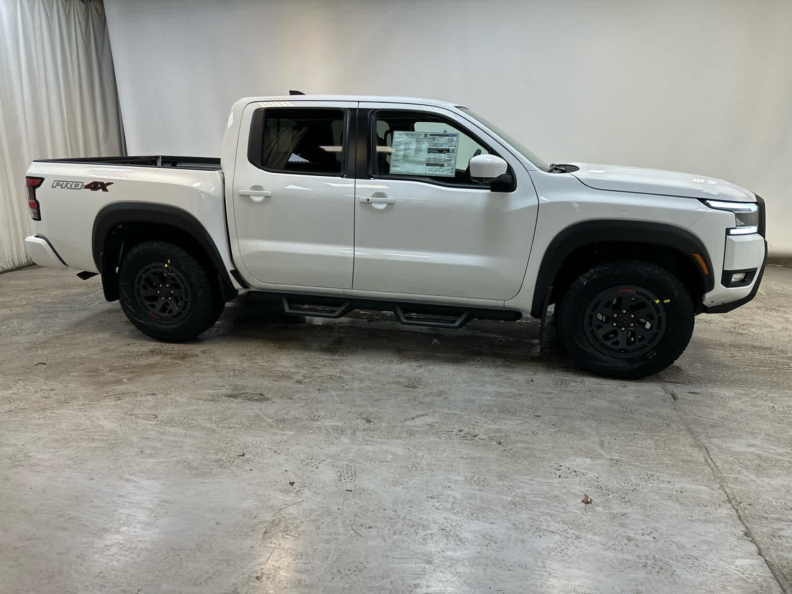 2025 Nissan Frontier PRO-4X - Photo 8