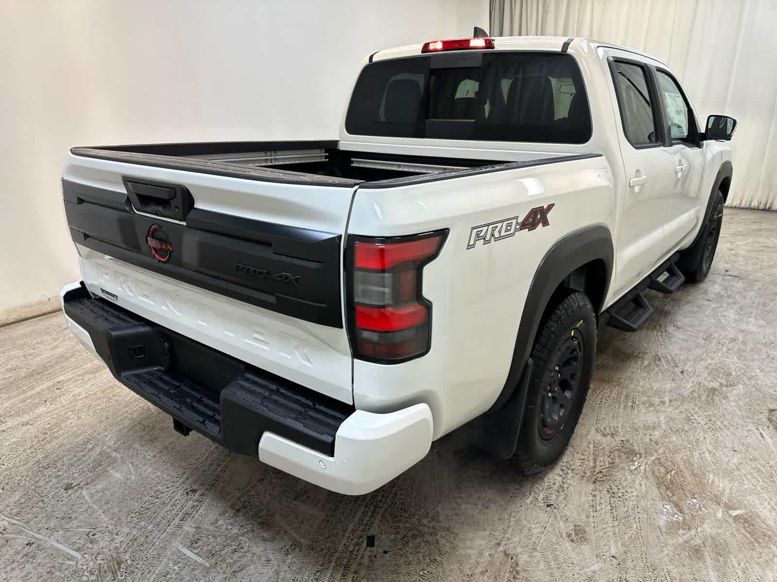 2025 Nissan Frontier PRO-4X - Photo 10