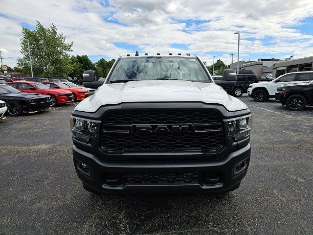 2024 RAM Ram 3500 Chassis Cab RAM 3500 TRADESMAN CHASSIS REGULAR CAB 4X4 60 CA