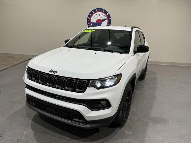 2025 Jeep Compass COMPASS LATITUDE 4X4
