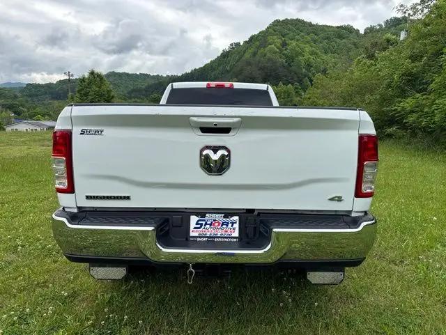 2022 Ram 3500 Big Horn Crew Cab 4x4 8' Box