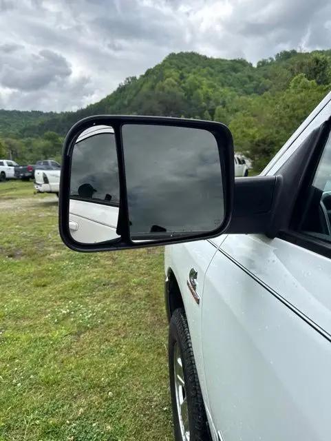 2022 Ram 3500 Big Horn Crew Cab 4x4 8' Box
