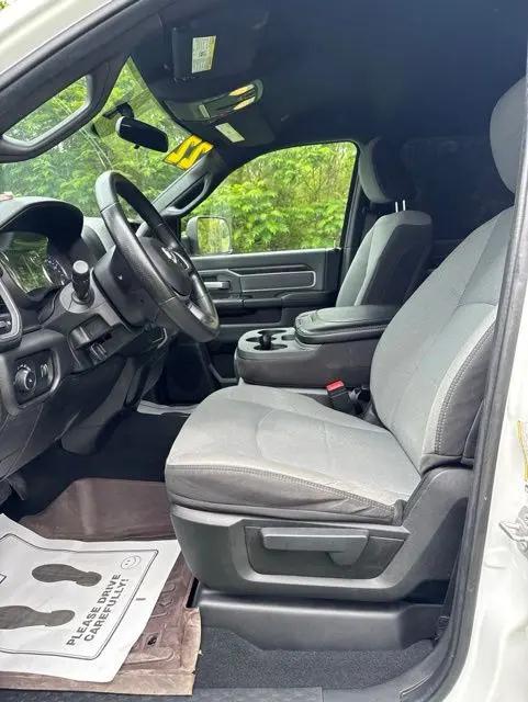 2022 Ram 3500 Big Horn Crew Cab 4x4 8' Box