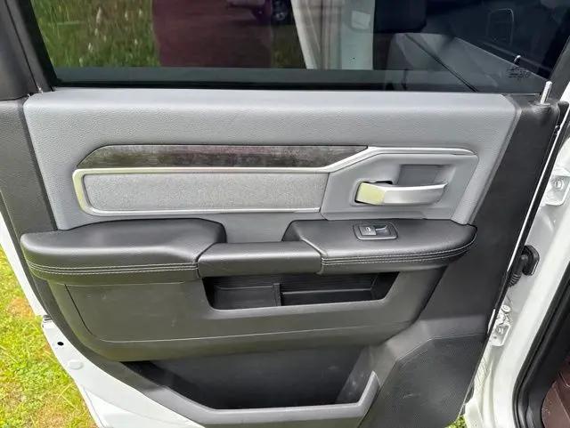 2022 Ram 3500 Big Horn Crew Cab 4x4 8' Box