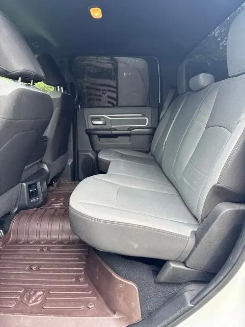 2022 Ram 3500 Big Horn Crew Cab 4x4 8' Box