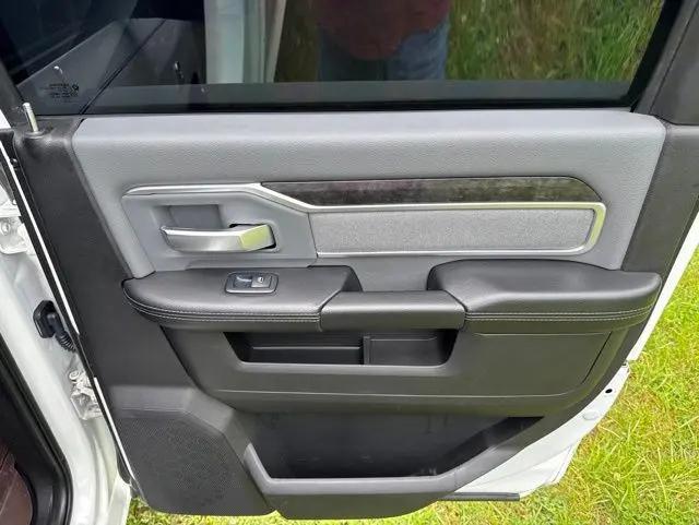 2022 Ram 3500 Big Horn Crew Cab 4x4 8' Box