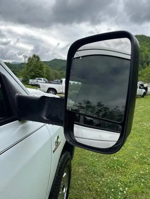 2022 Ram 3500 Big Horn Crew Cab 4x4 8' Box