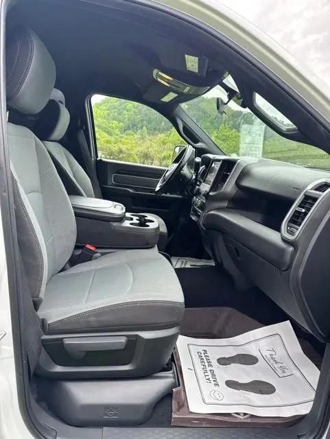 2022 Ram 3500 Big Horn Crew Cab 4x4 8' Box