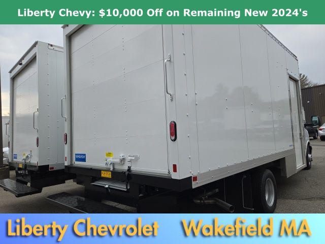 2024 Chevrolet Express Cutaway 4500 Van