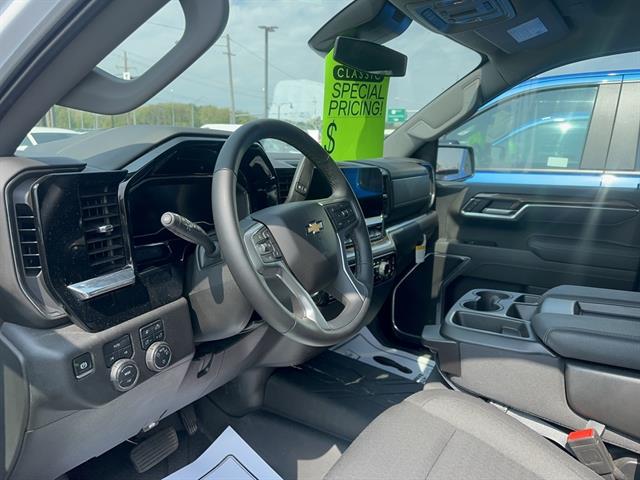 2025 Chevrolet Silverado 1500 4WD Crew Cab Standard Bed LT