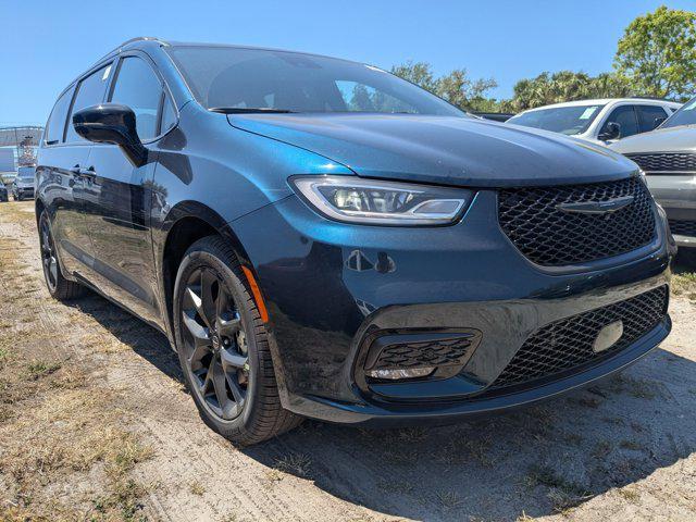 2025 Chrysler Pacifica PACIFICA LIMITED