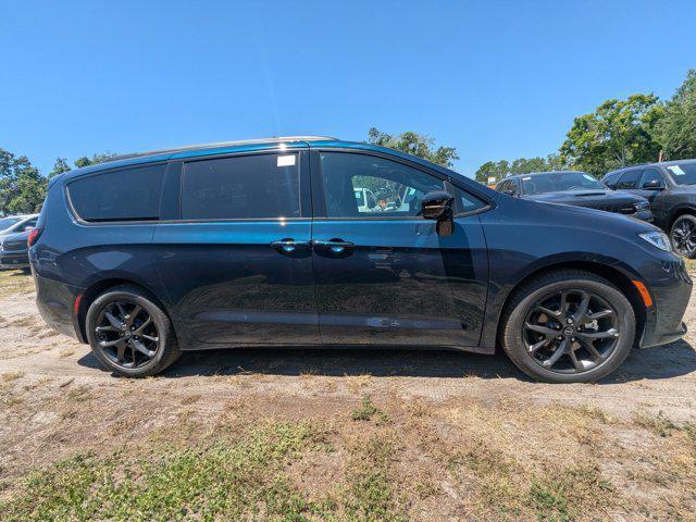 2025 Chrysler Pacifica PACIFICA LIMITED
