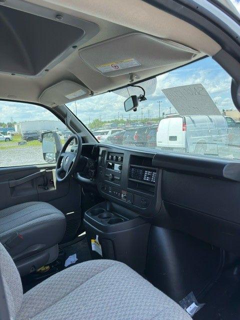 2025 GMC Savana Cutaway Work Van