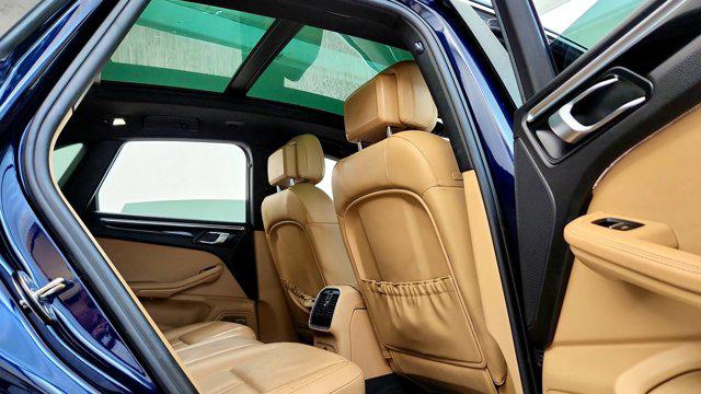 2021 Porsche Macan AWD