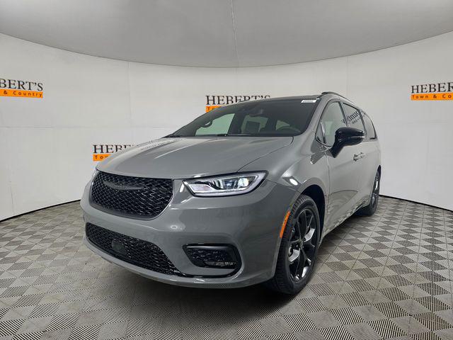2025 Chrysler Pacifica PACIFICA LIMITED