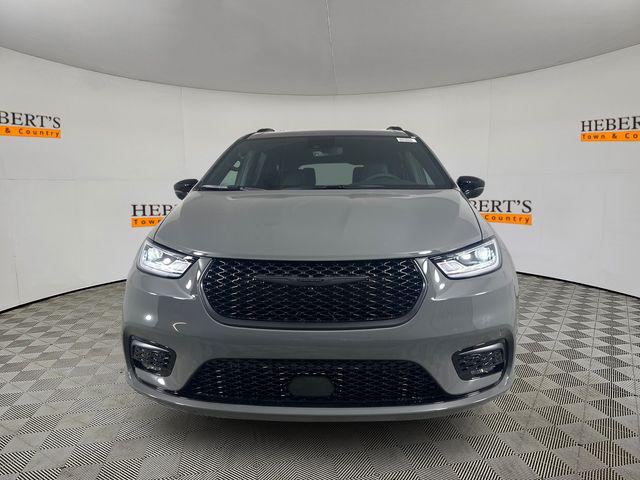 2025 Chrysler Pacifica PACIFICA LIMITED