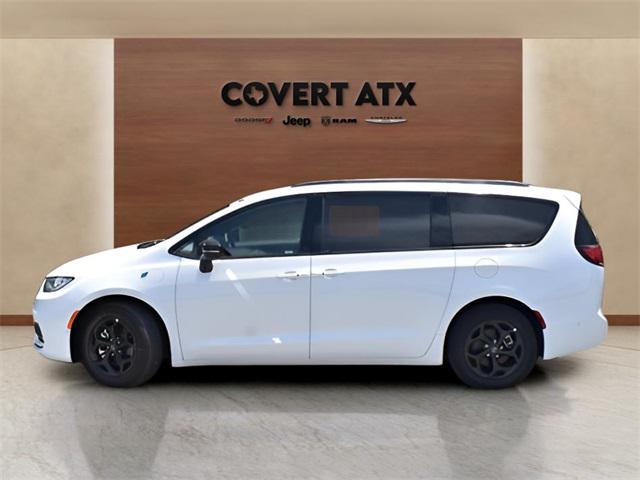 2025 Chrysler Pacifica Hybrid PACIFICA PLUG-IN HYBRID S APPEARANCE