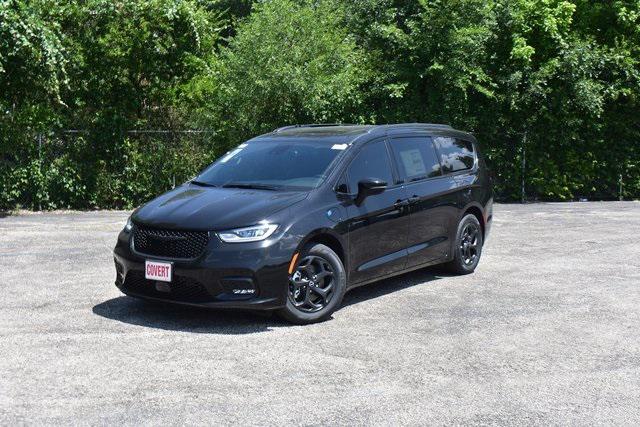 2025 Chrysler Pacifica Hybrid PACIFICA PLUG-IN HYBRID S APPEARANCE