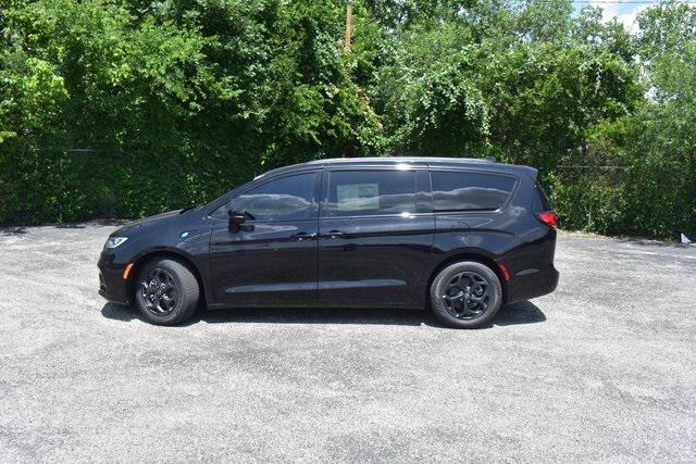2025 Chrysler Pacifica Hybrid PACIFICA PLUG-IN HYBRID S APPEARANCE