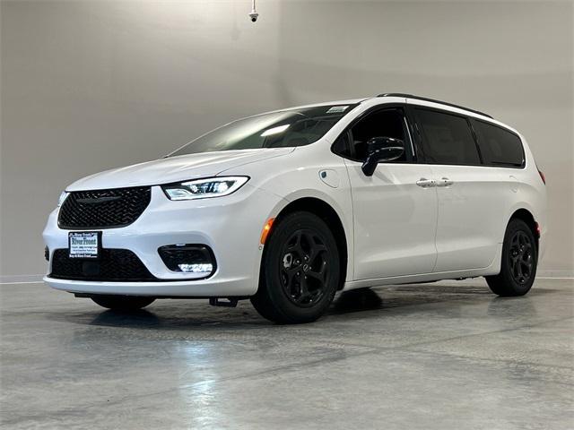 2025 Chrysler Pacifica Hybrid PACIFICA PLUG-IN HYBRID S APPEARANCE