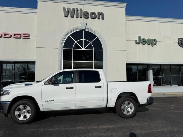 2025 RAM Ram 1500 RAM 1500 TRADESMAN CREW CAB 4X4 57 BOX