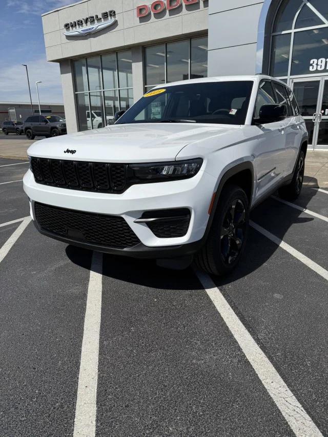 2025 Jeep Grand Cherokee GRAND CHEROKEE ALTITUDE 4X4