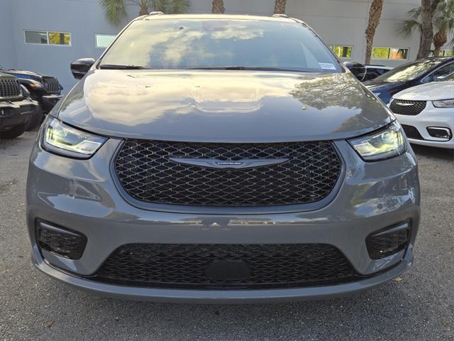 2025 Chrysler Pacifica Plug-In Hybrid PACIFICA PLUG-IN HYBRID S APPEARANCE