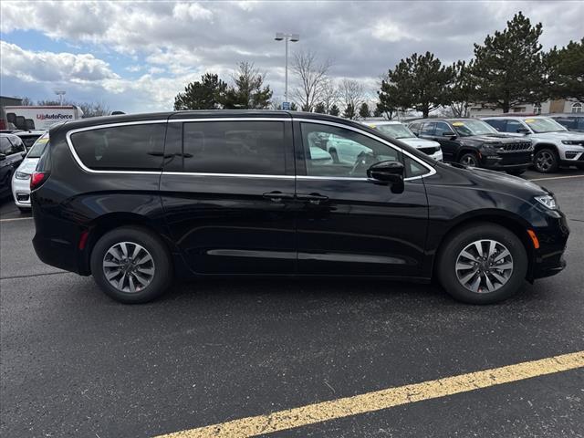 2025 Chrysler Pacifica Hybrid PACIFICA PLUG-IN HYBRID SELECT